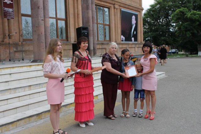 8 июля в Дядьковском сельском поселении состоялся праздничный концерт «Сердца Любовью зажгите»,посвящённый Всероссийскому празднику «День семьи любви и верности»